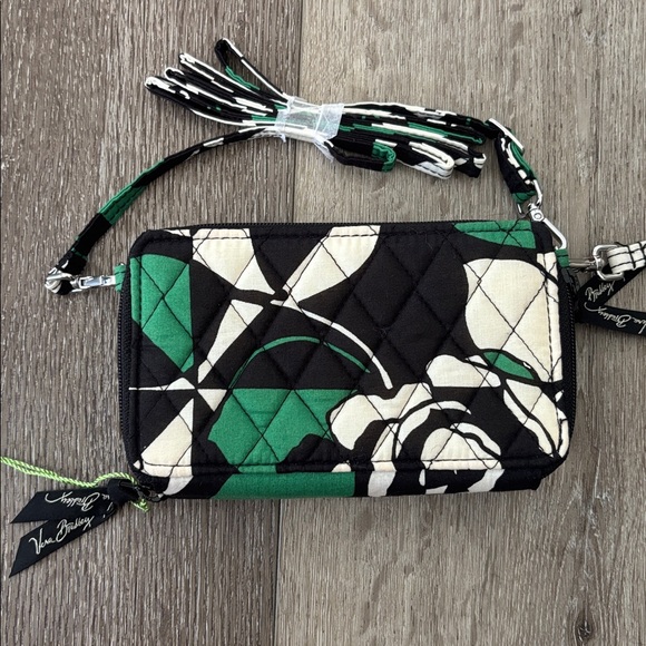 Vera Bradley All in One Crossbody for iPhone 6+ - “Imperial Rose” design - NWT - Picture 2 of 13
